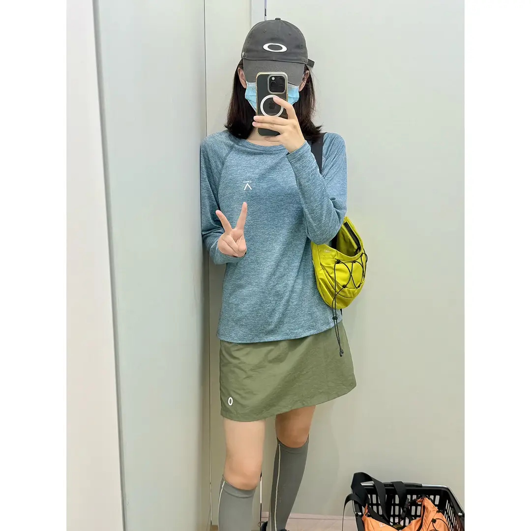 Lightweight Moisture-Wicking Quick-Drying Clothing for Women and Men, Autumn Breathable Sun Protection Long-Sleeved T-Shirt, Outdoor Hiking Badminton Clothing