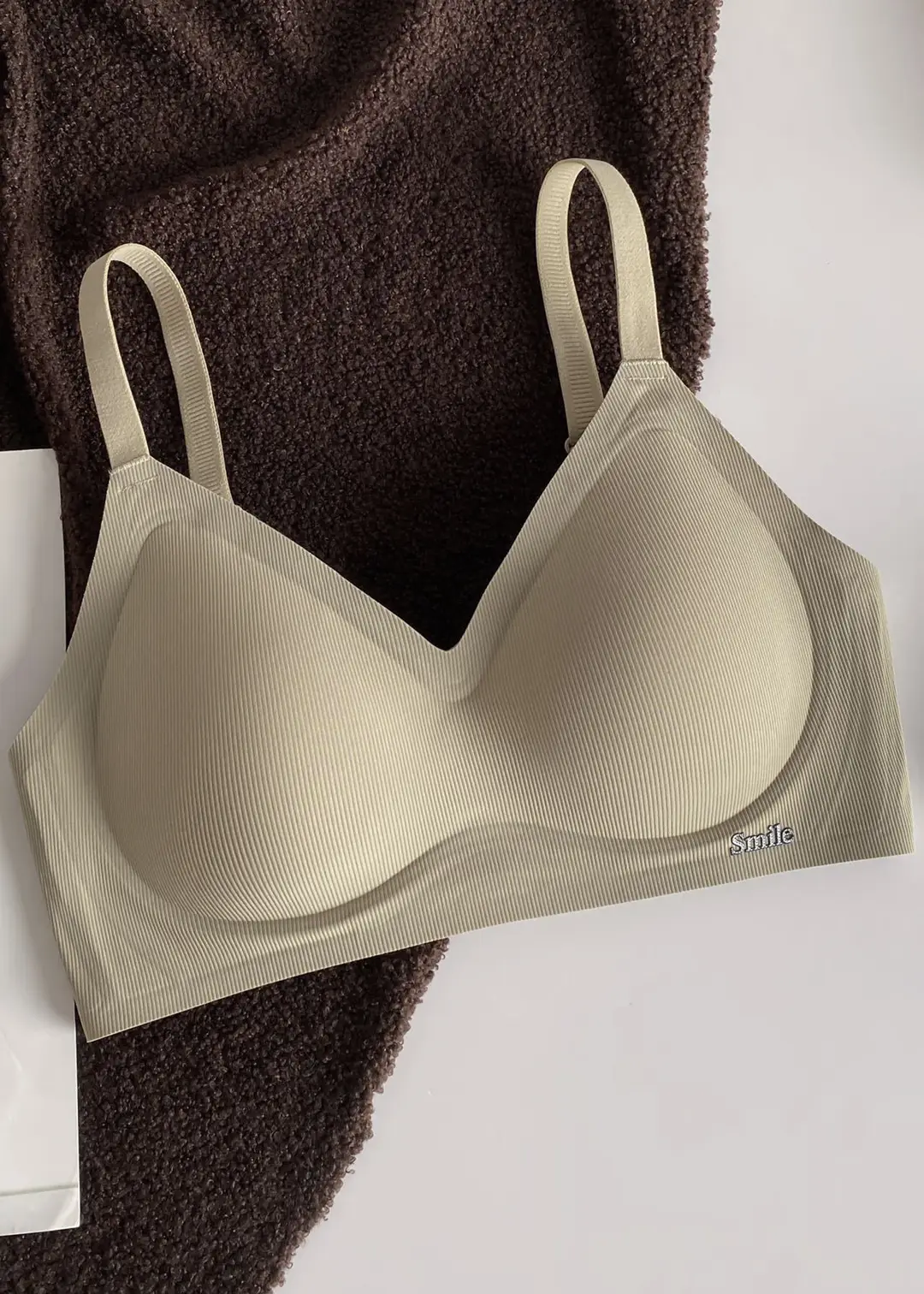 Pure Desire Seamless Nude Feel Underwear for Women, Jelly Soft Support, Side Breast Adjustment, Wireless Ultra-Thin Bra — feature 11