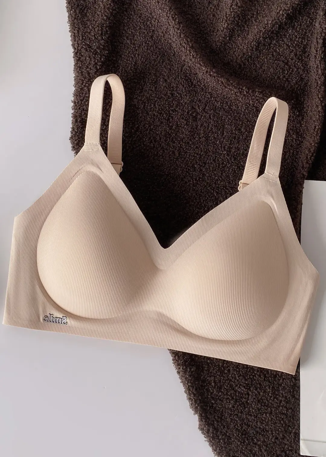 Pure Desire Seamless Nude Feel Underwear for Women, Jelly Soft Support, Side Breast Adjustment, Wireless Ultra-Thin Bra