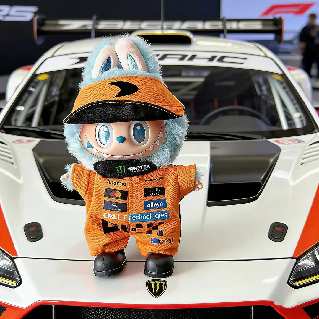 First, Second, and Third Generation Labubu Doll Clothes Racing Suit F1 Mclaren New Season 17cm Labubu Clothes and Hats Wholesale