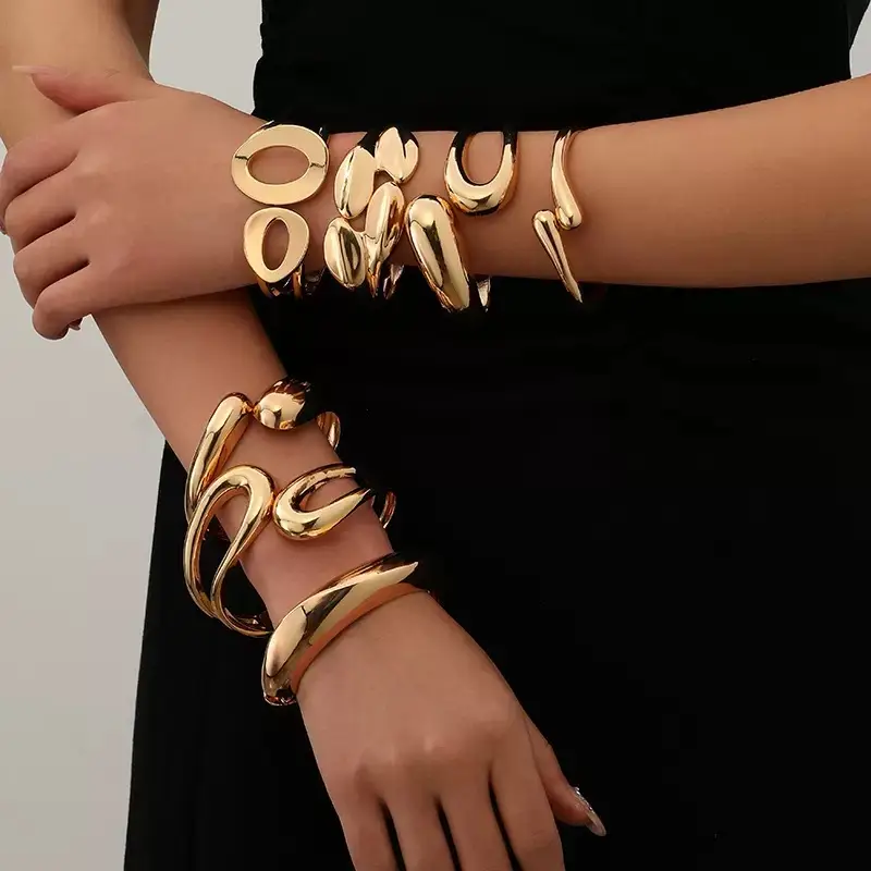 Open-Ended Gold Bracelet for Women, High-End Metallic Silver Arm Ring Jewelry, Vintage Arm Decoration Accessory for Women — feature 1