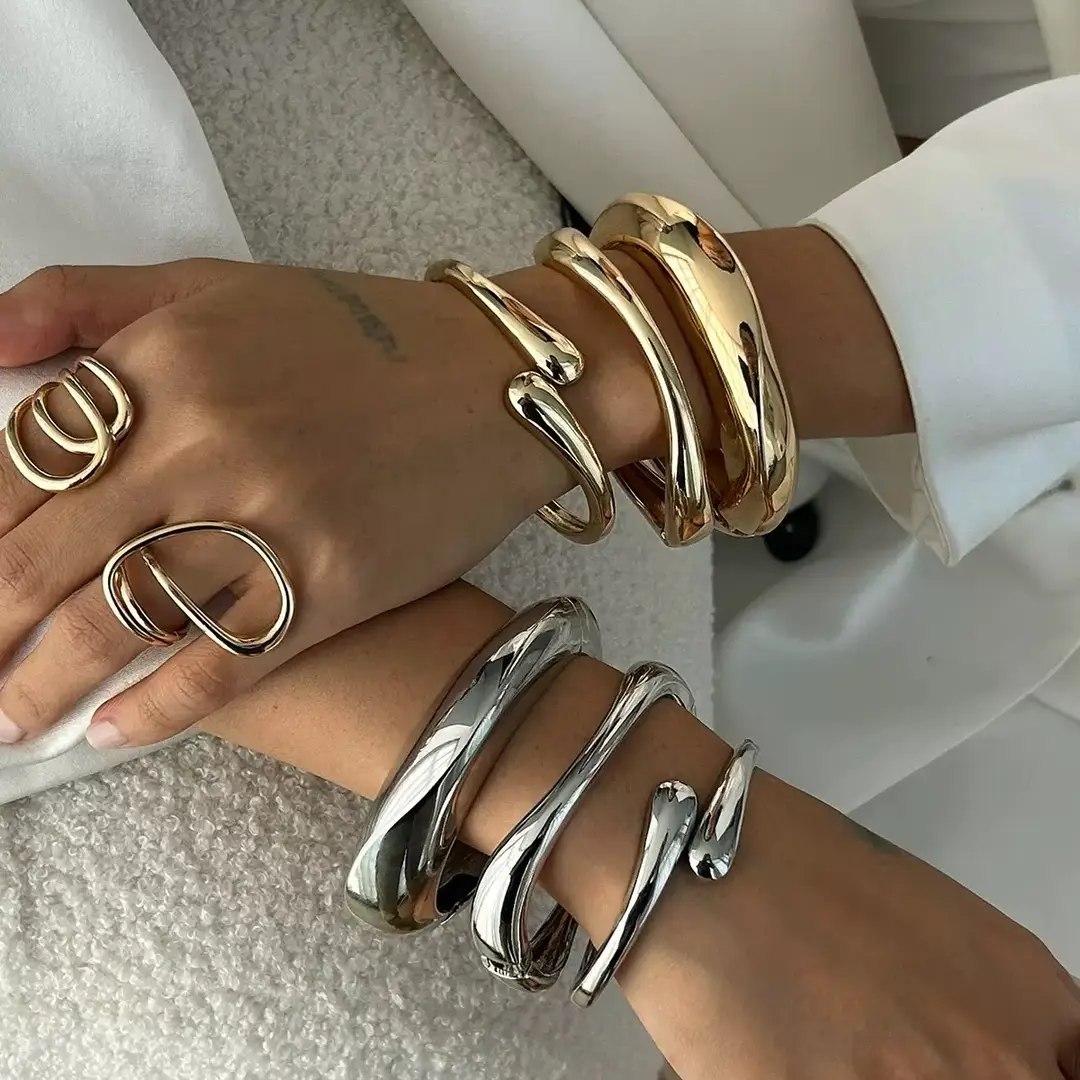 Open-Ended Gold Bracelet for Women, High-End Metallic Silver Arm Ring Jewelry, Vintage Arm Decoration Accessory for Women — feature 5