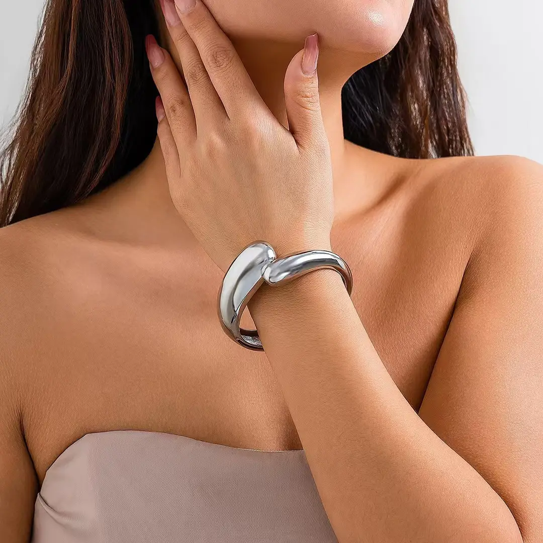 Open-Ended Gold Bracelet for Women, High-End Metallic Silver Arm Ring Jewelry, Vintage Arm Decoration Accessory for Women