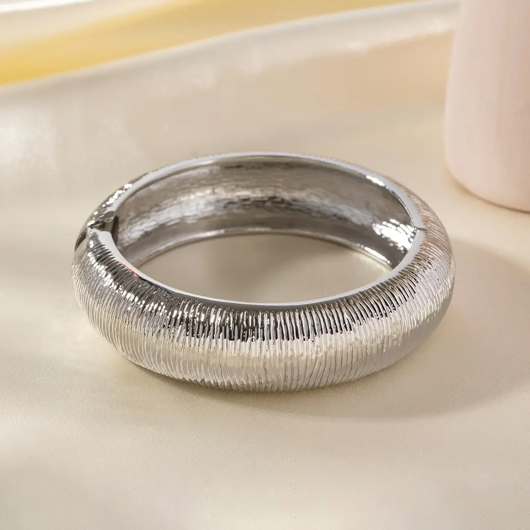Open-Ended Gold Bracelet for Women, High-End Metallic Silver Arm Ring Jewelry, Vintage Arm Decoration Accessory for Women