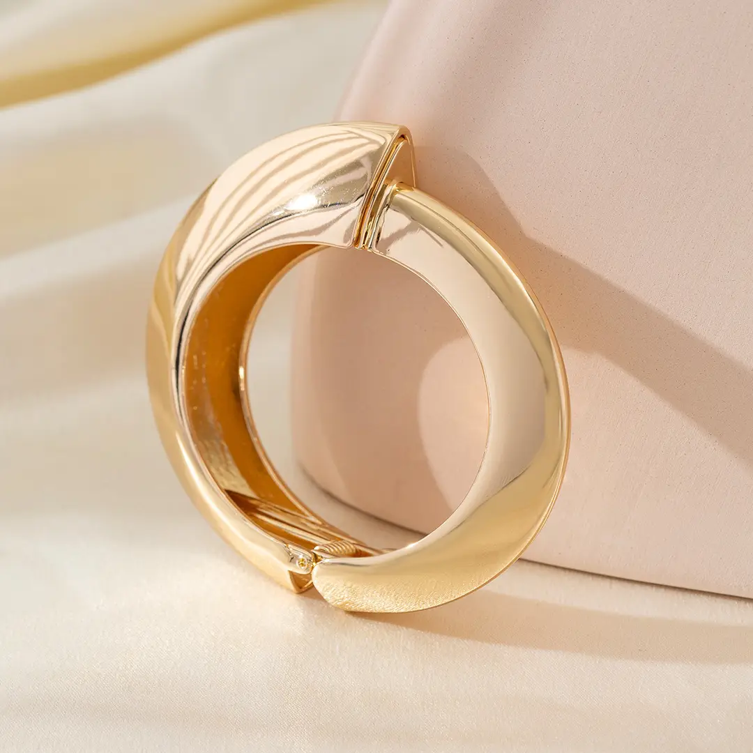 Open-Ended Gold Bracelet for Women, High-End Metallic Silver Arm Ring Jewelry, Vintage Arm Decoration Accessory for Women