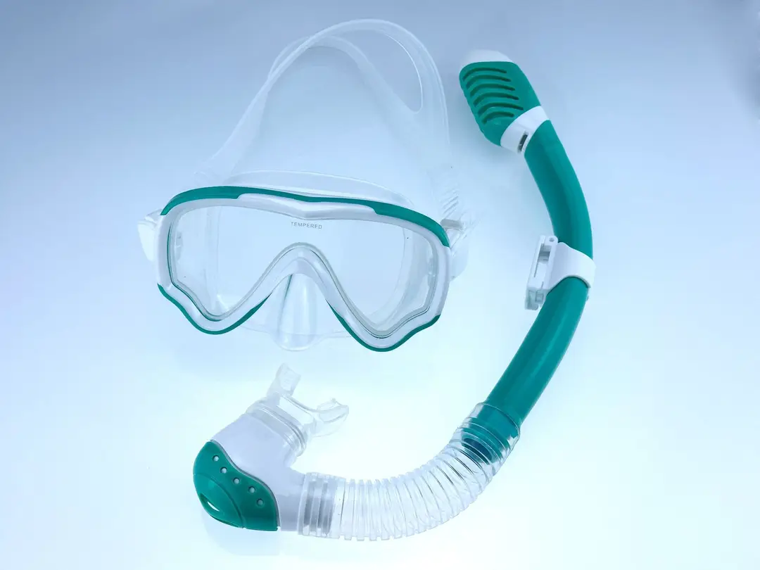 Children's Snorkeling Set with Full Dry Breathing Tube, Anti-Fog Diving Goggles for Boys and Girls, Popular Cross-Border Model — feature 12