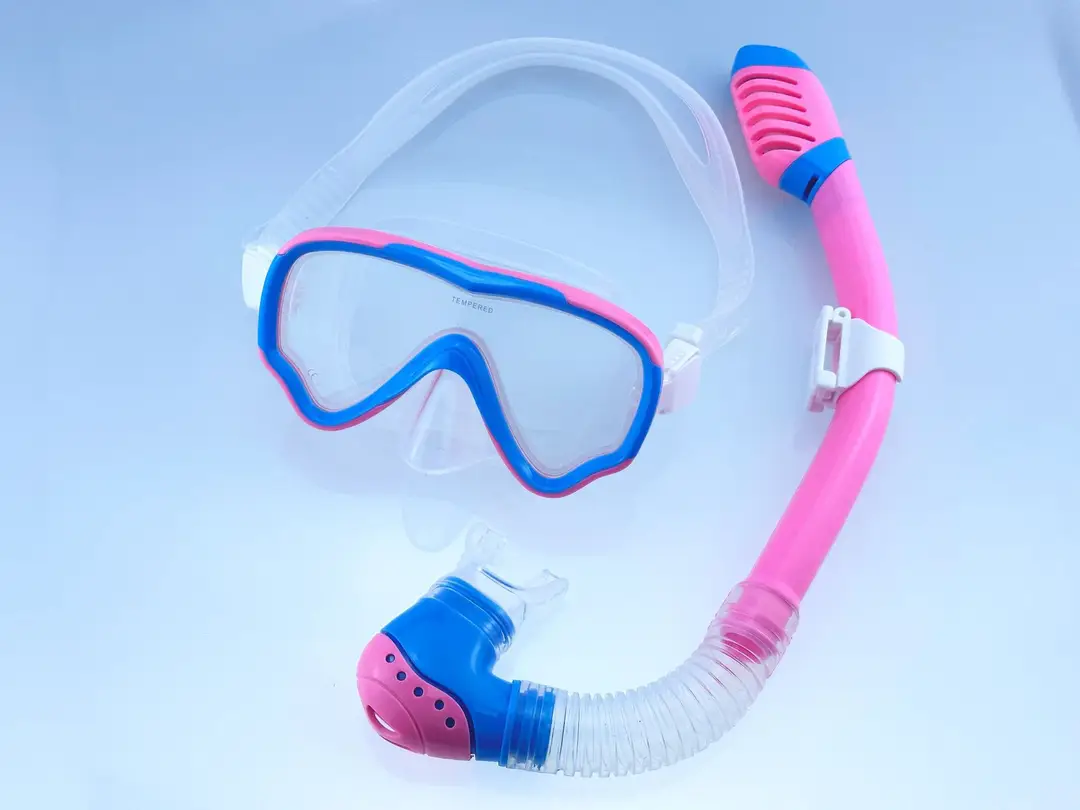 Children's Snorkeling Set with Full Dry Breathing Tube, Anti-Fog Diving Goggles for Boys and Girls, Popular Cross-Border Model