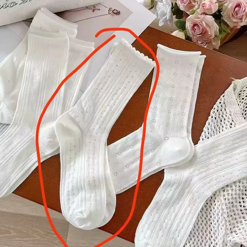 Trendy Heart-Shaped Hollow-Out Women's Socks, New Spring/Summer Style, Solid Color Lace Splicing, Mesh Breathable Mid-Calf Socks