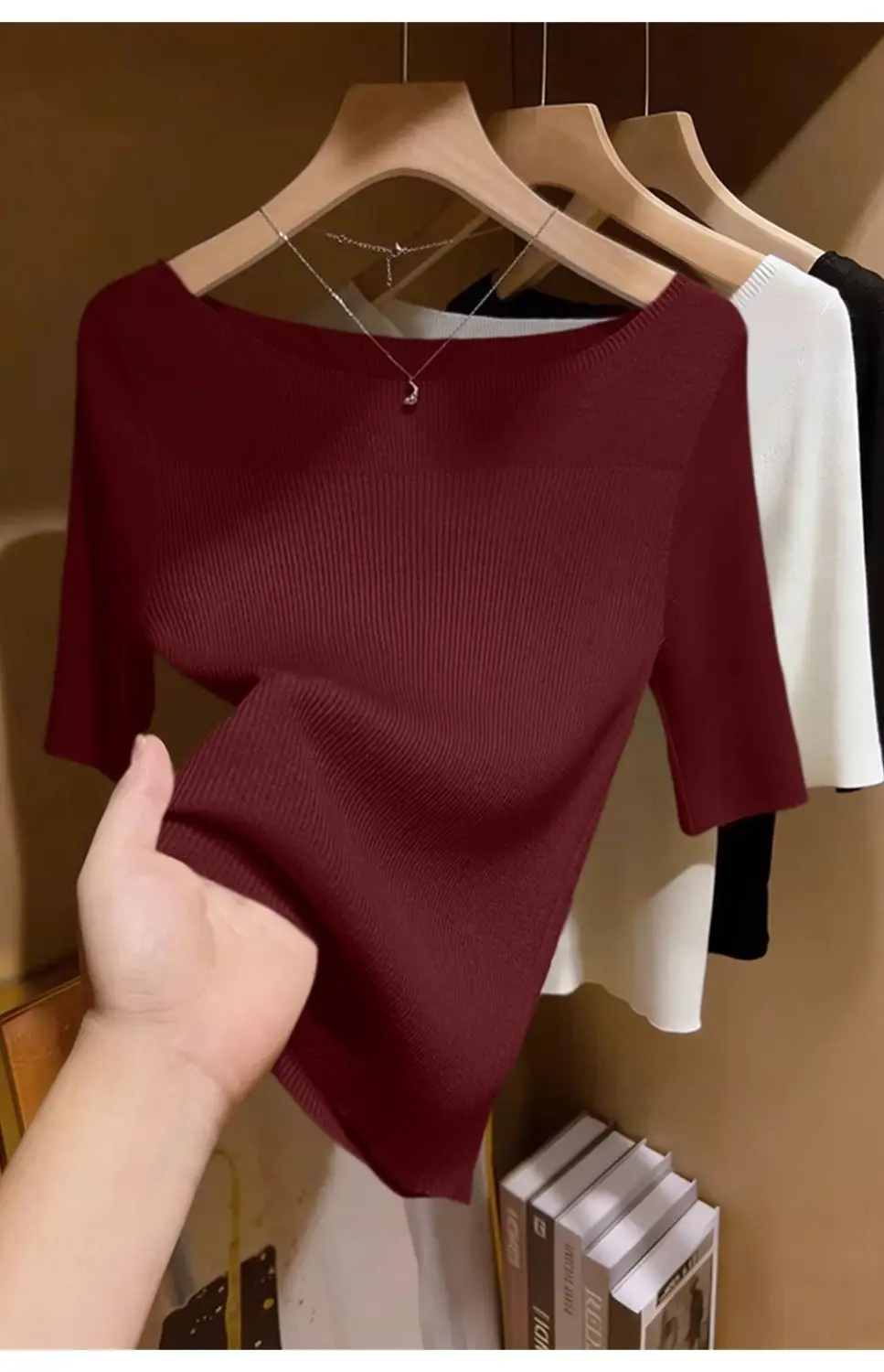 French-Style Light-Colored Off-The-Shoulder Slim-Fit Knit Top for Women, Spring and Summer, Half-Sleeve, Gentle Style, Base Shirt — feature 2