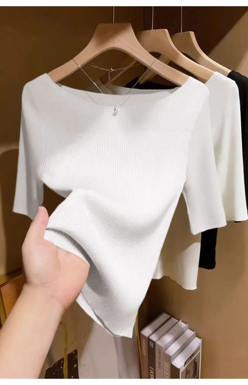 French-Style Light-Colored Off-The-Shoulder Slim-Fit Knit Top for Women, Spring and Summer, Half-Sleeve, Gentle Style, Base Shirt — feature 3