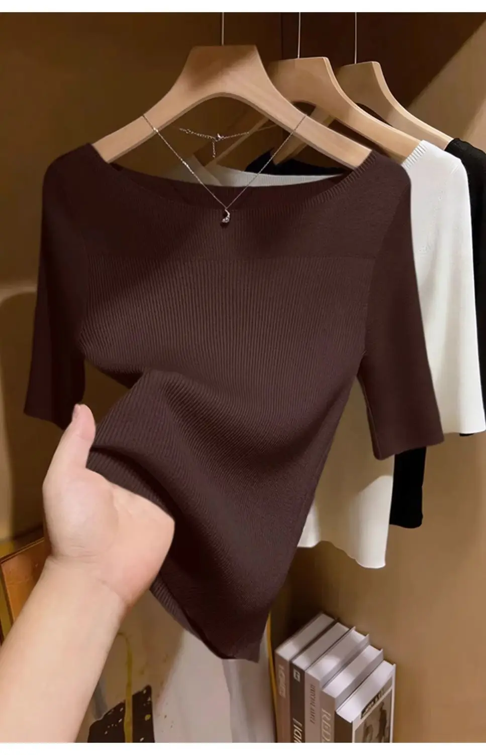 French-Style Light-Colored Off-The-Shoulder Slim-Fit Knit Top for Women, Spring and Summer, Half-Sleeve, Gentle Style, Base Shirt — feature 7