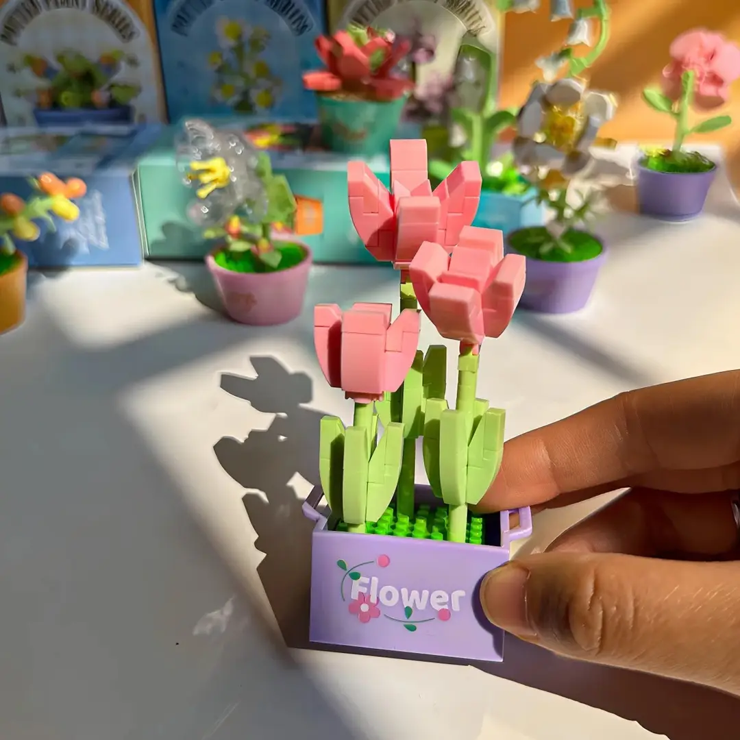 Three-Dimensional Small Particle Building Block Bouquet, Simulated Potted Plant, Compatible with Lego Assembly Ornaments, Children's Toys, Gifts, Cross-Border