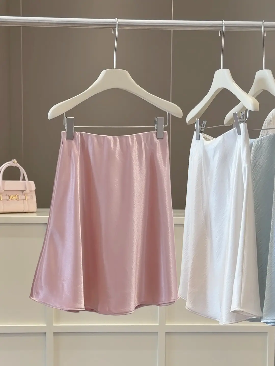 Elegant Satin Acetate Skirt for Women, Summer 2026, High-Waisted, Slimming, Drapey A-Line, Hip-Hugging Short Fishtail Skirt