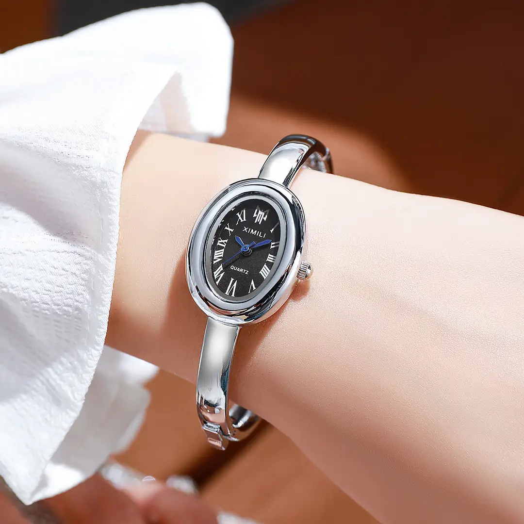 Hot-Selling Foreign Trade Roman Oval Women's Watch, Bathtub Bracelet, High-End Chanel-Style Trendy Quartz Watch