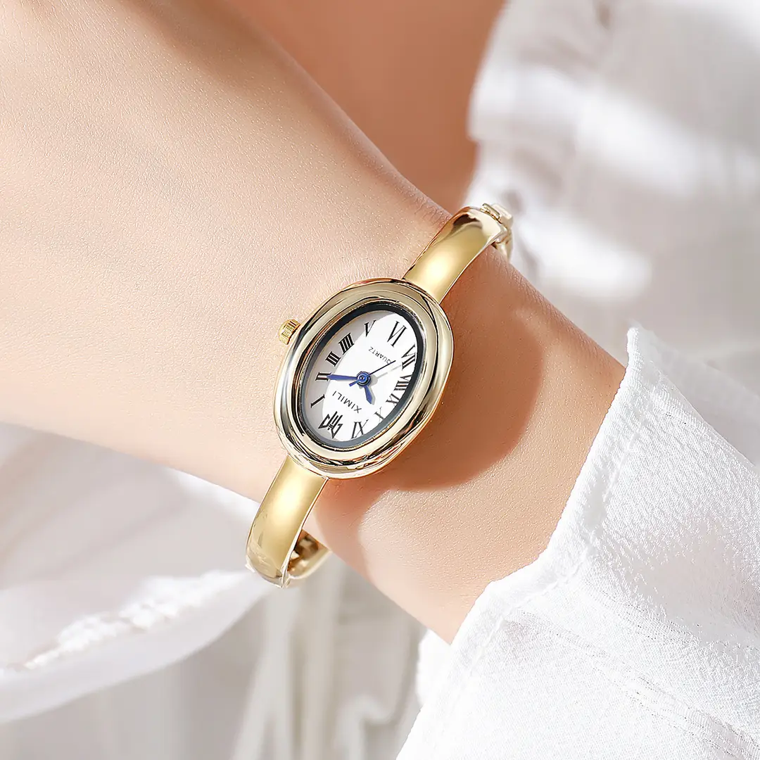 Hot-Selling Foreign Trade Roman Oval Women's Watch, Bathtub Bracelet, High-End Chanel-Style Trendy Quartz Watch