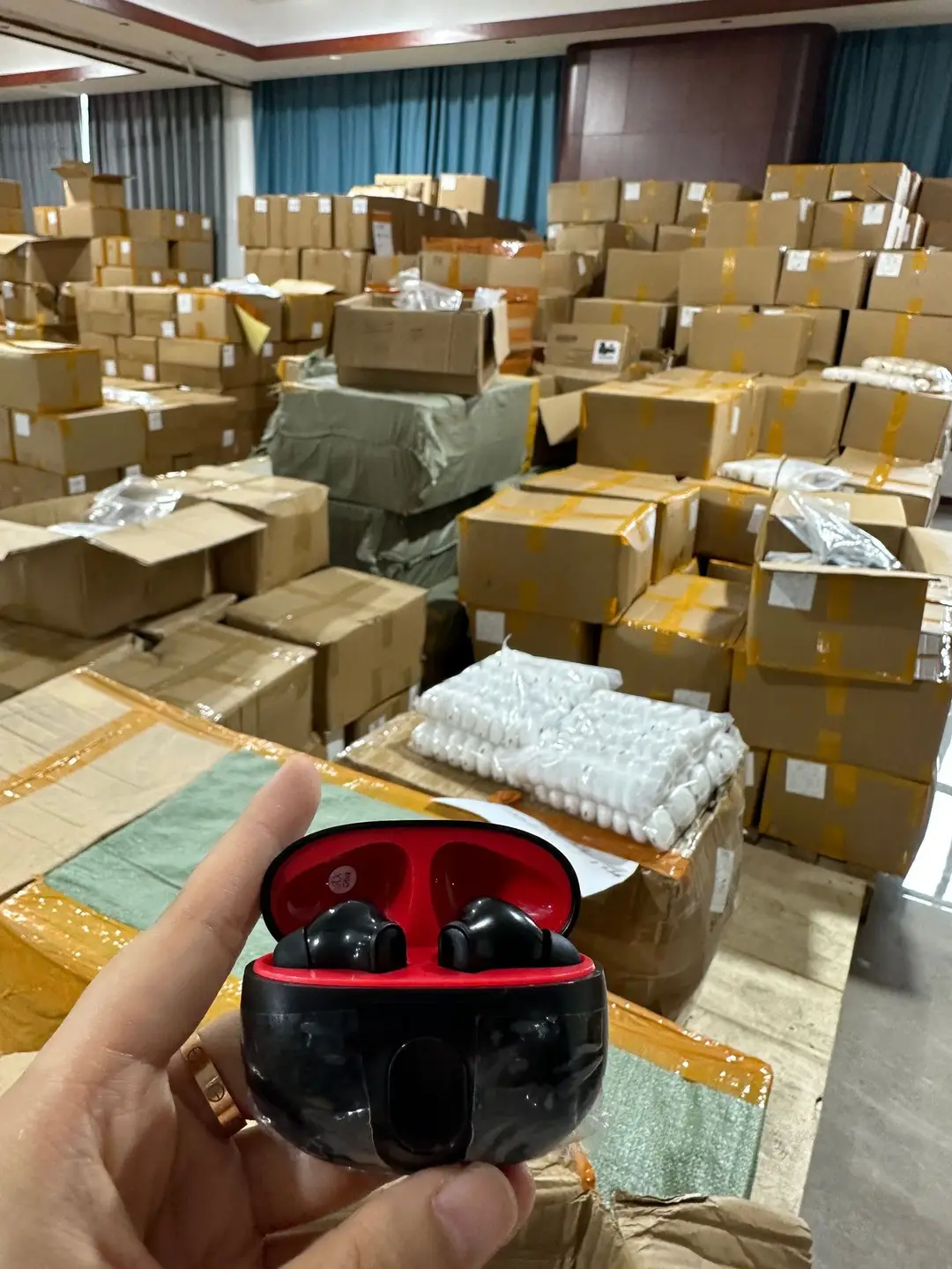 Bluetooth Earphones 2026 New Model Smart Wireless Noise-Cancelling High-Quality In-Ear Earphones with Power Display Cross-Border Earphones