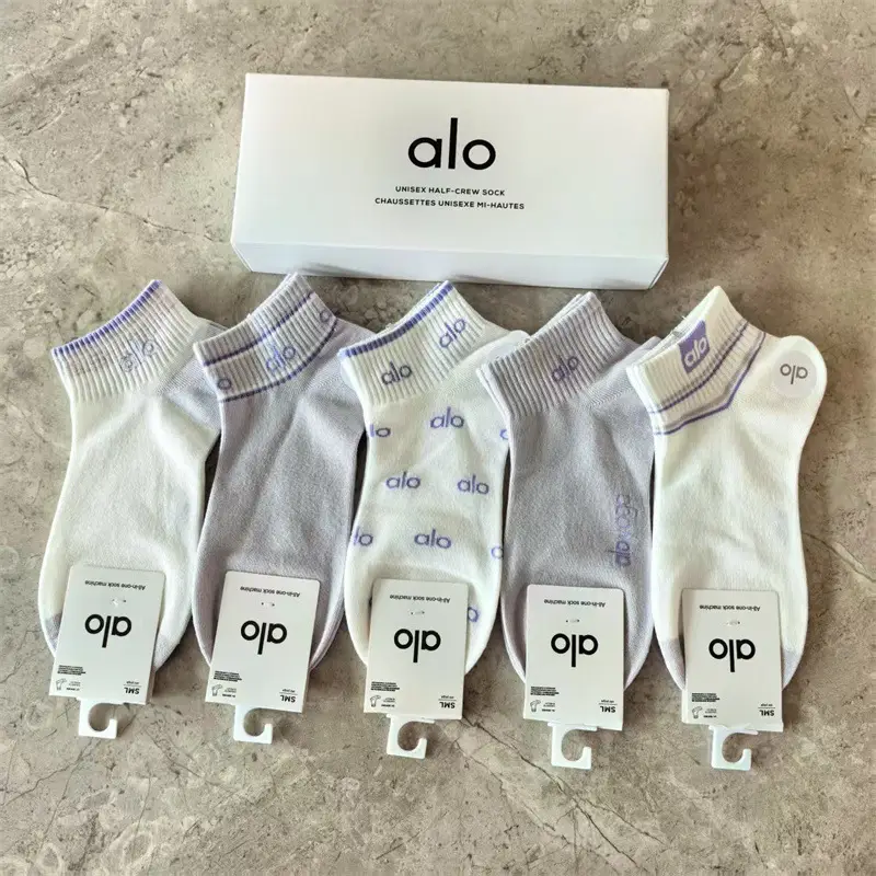 Alo Yoga Socks Boxed Short-Tube Sports Socks for Men and Women, Breathable, Sweat-Absorbent, Cotton, All-Season Casual Trendy Socks Wholesale
