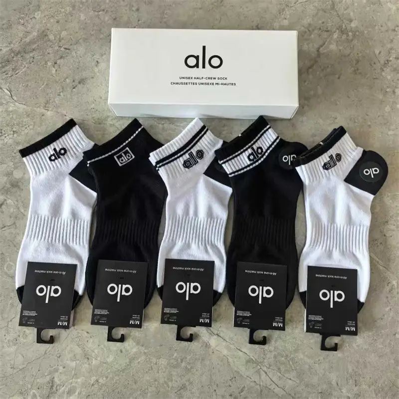Alo Yoga Socks Boxed Short-Tube Sports Socks for Men and Women, Breathable, Sweat-Absorbent, Cotton, All-Season Casual Trendy Socks Wholesale