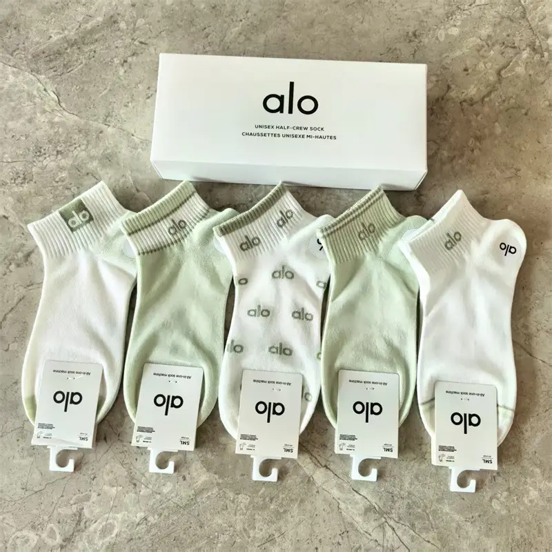 Alo Yoga Socks Boxed Short-Tube Sports Socks for Men and Women, Breathable, Sweat-Absorbent, Cotton, All-Season Casual Trendy Socks Wholesale