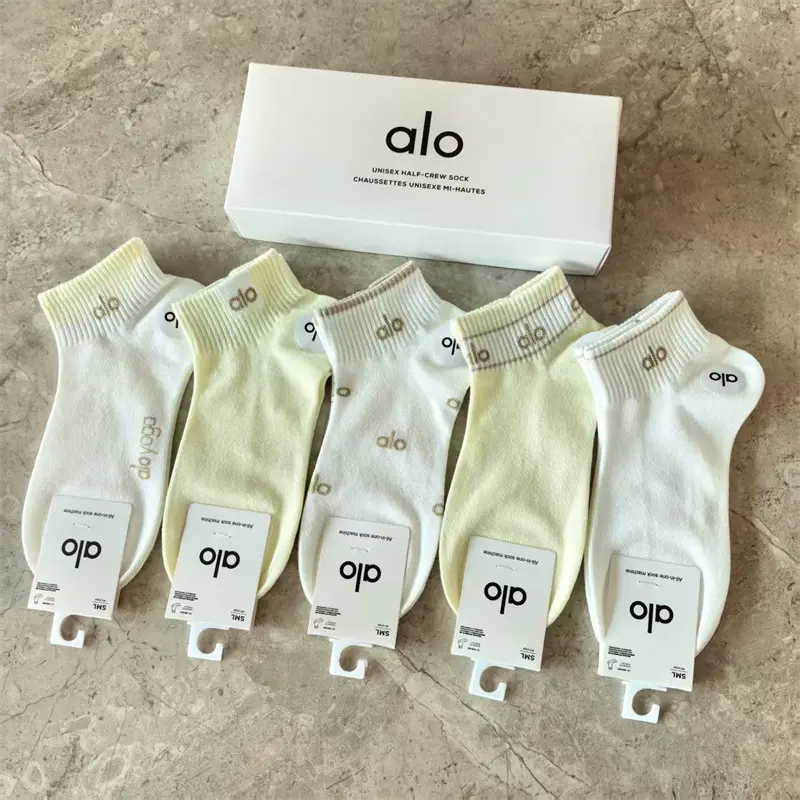 Alo Yoga Socks Boxed Short-Tube Sports Socks for Men and Women, Breathable, Sweat-Absorbent, Cotton, All-Season Casual Trendy Socks Wholesale