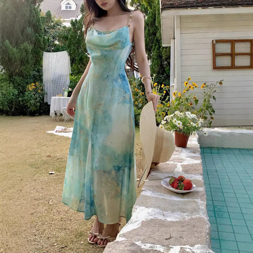 French-Style Dress for Women with a Large Skirt, Gentle and Elegant, Perfect for Spring and Summer, Especially Beautiful for the Beach, with a Cinched Waist