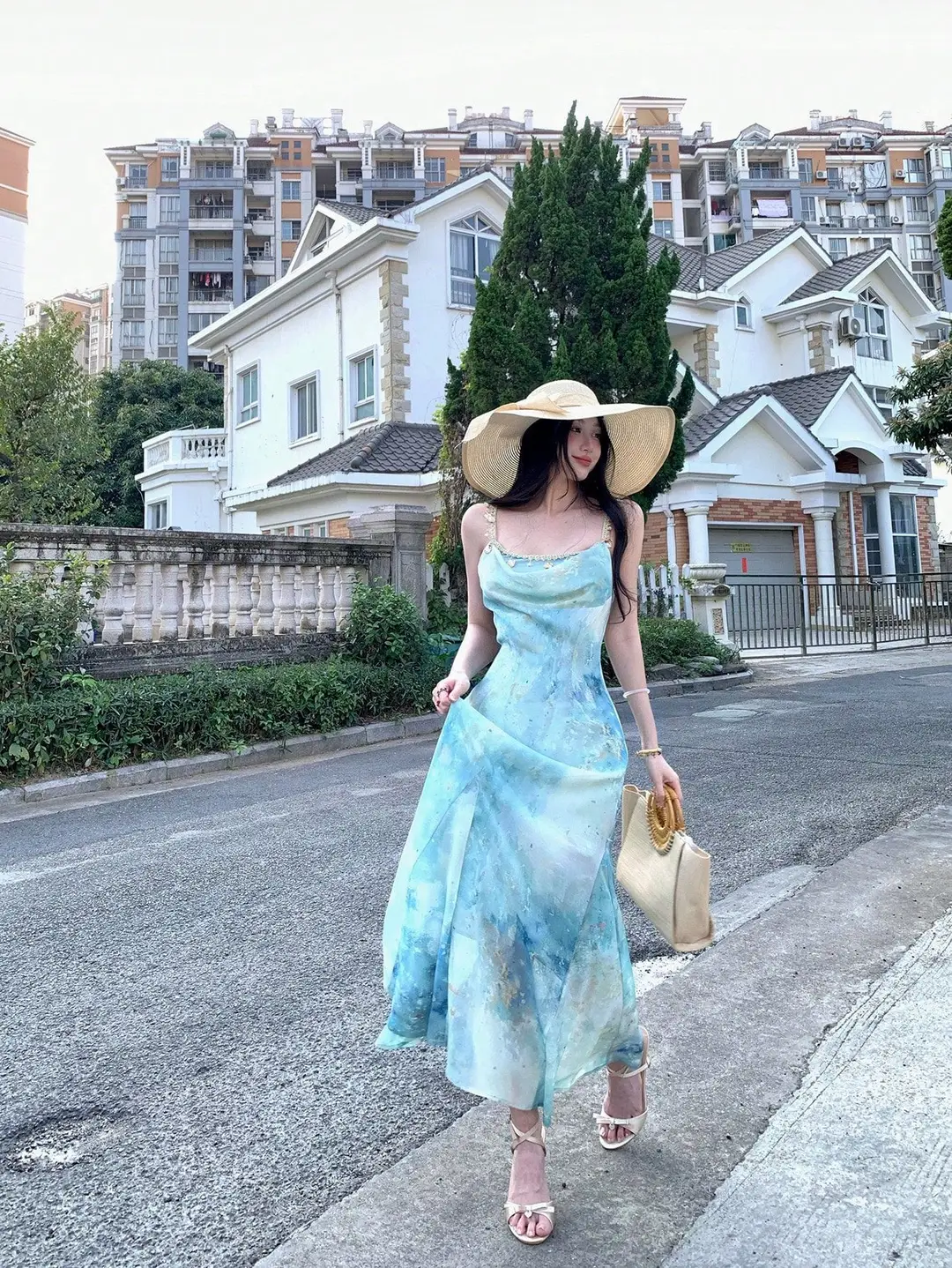 French-Style Dress for Women with a Large Skirt, Gentle and Elegant, Perfect for Spring and Summer, Especially Beautiful for the Beach, with a Cinched Waist — feature 10