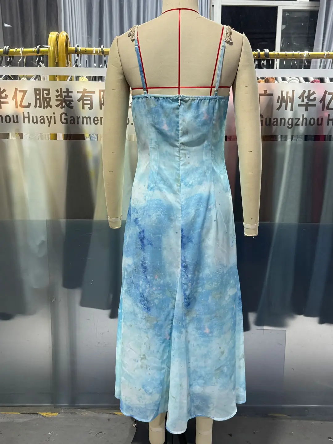 French-Style Dress for Women with a Large Skirt, Gentle and Elegant, Perfect for Spring and Summer, Especially Beautiful for the Beach, with a Cinched Waist — feature 13