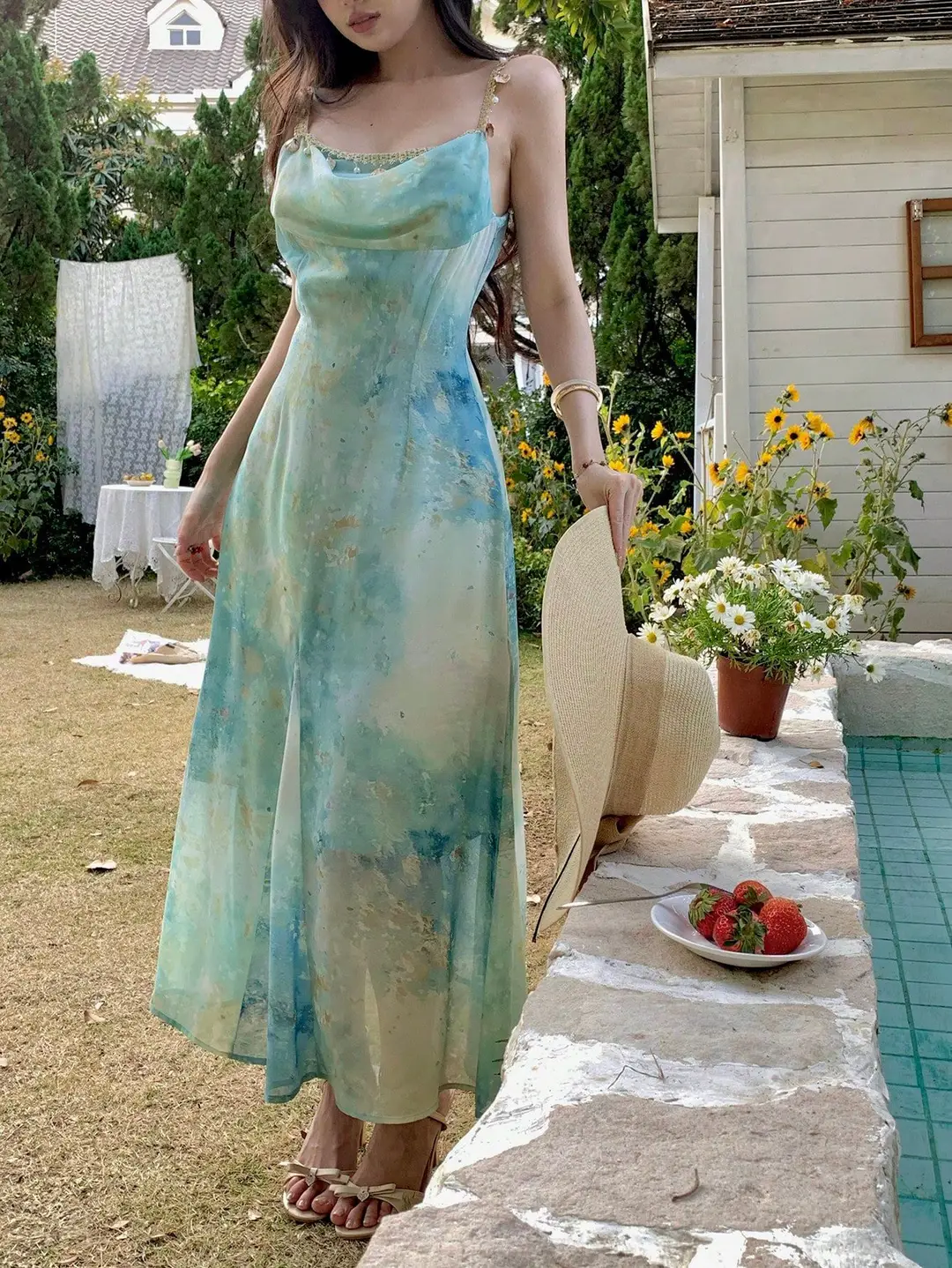 French-Style Dress for Women with a Large Skirt, Gentle and Elegant, Perfect for Spring and Summer, Especially Beautiful for the Beach, with a Cinched Waist — feature 6
