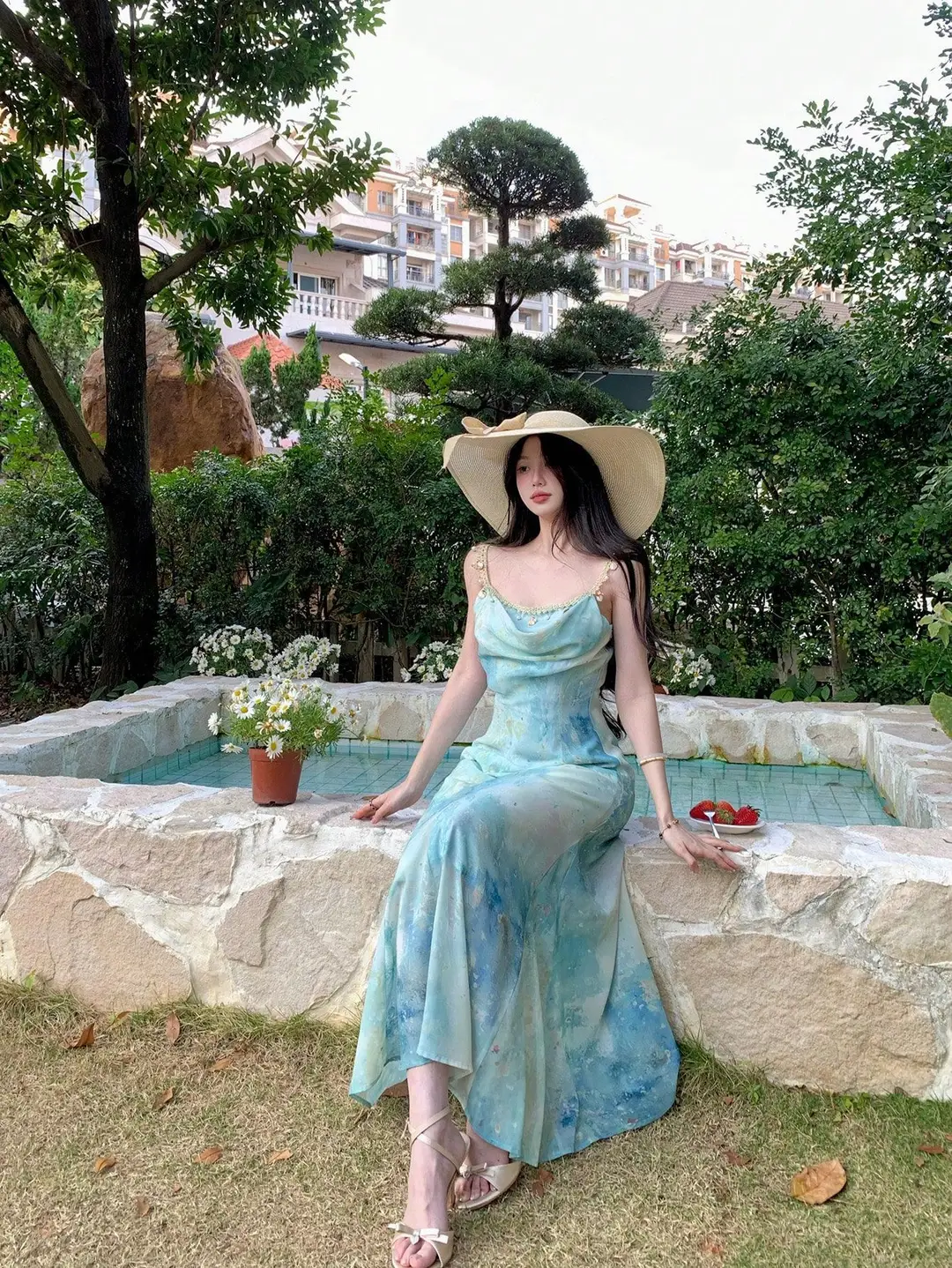 French-Style Dress for Women with a Large Skirt, Gentle and Elegant, Perfect for Spring and Summer, Especially Beautiful for the Beach, with a Cinched Waist — feature 9