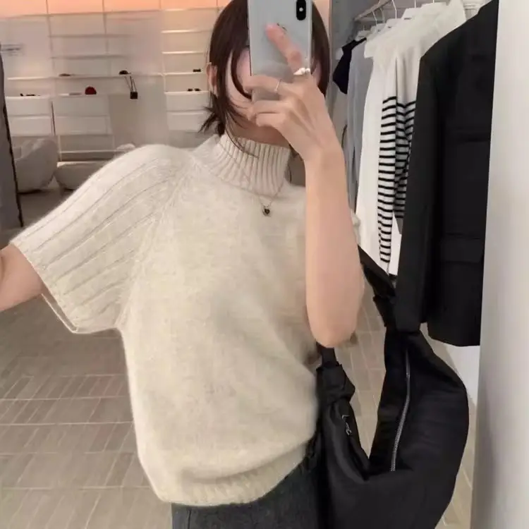 White Half-Turtleneck Sweater, Short-Sleeved Thickened Knitted Base Layer, New Autumn and Winter Style, Great for Layering, Very Stylish Top for Women