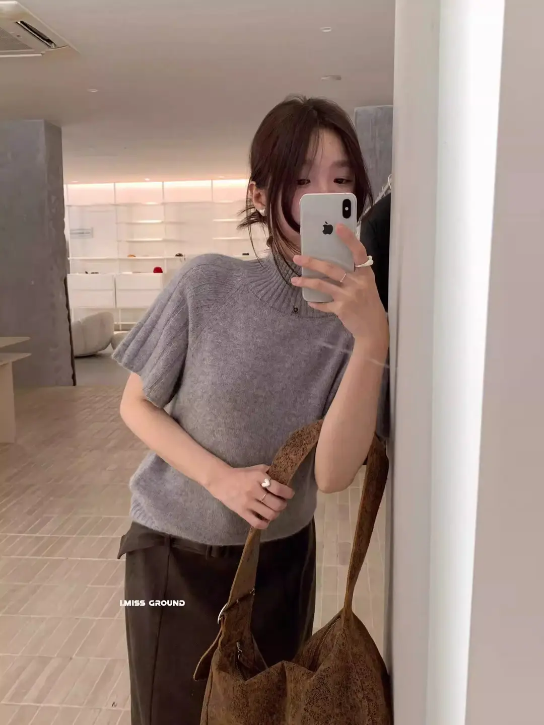 White Half-Turtleneck Sweater, Short-Sleeved Thickened Knitted Base Layer, New Autumn and Winter Style, Great for Layering, Very Stylish Top for Women — feature 11