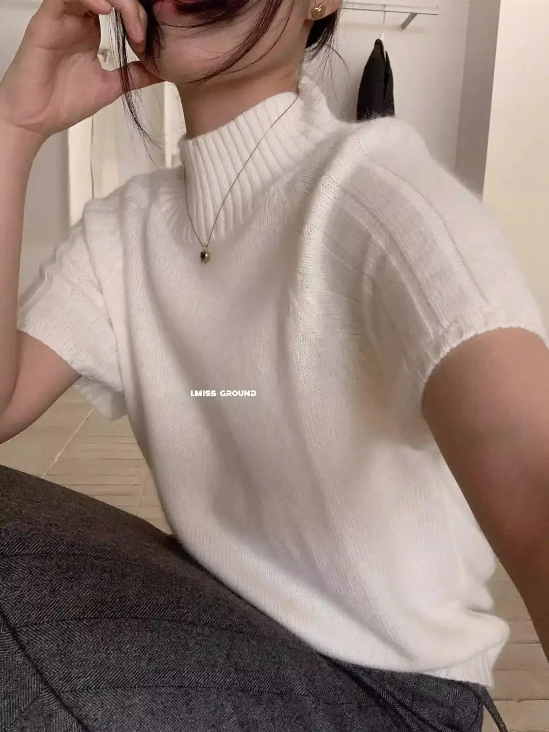 White Half-Turtleneck Sweater, Short-Sleeved Thickened Knitted Base Layer, New Autumn and Winter Style, Great for Layering, Very Stylish Top for Women — feature 16