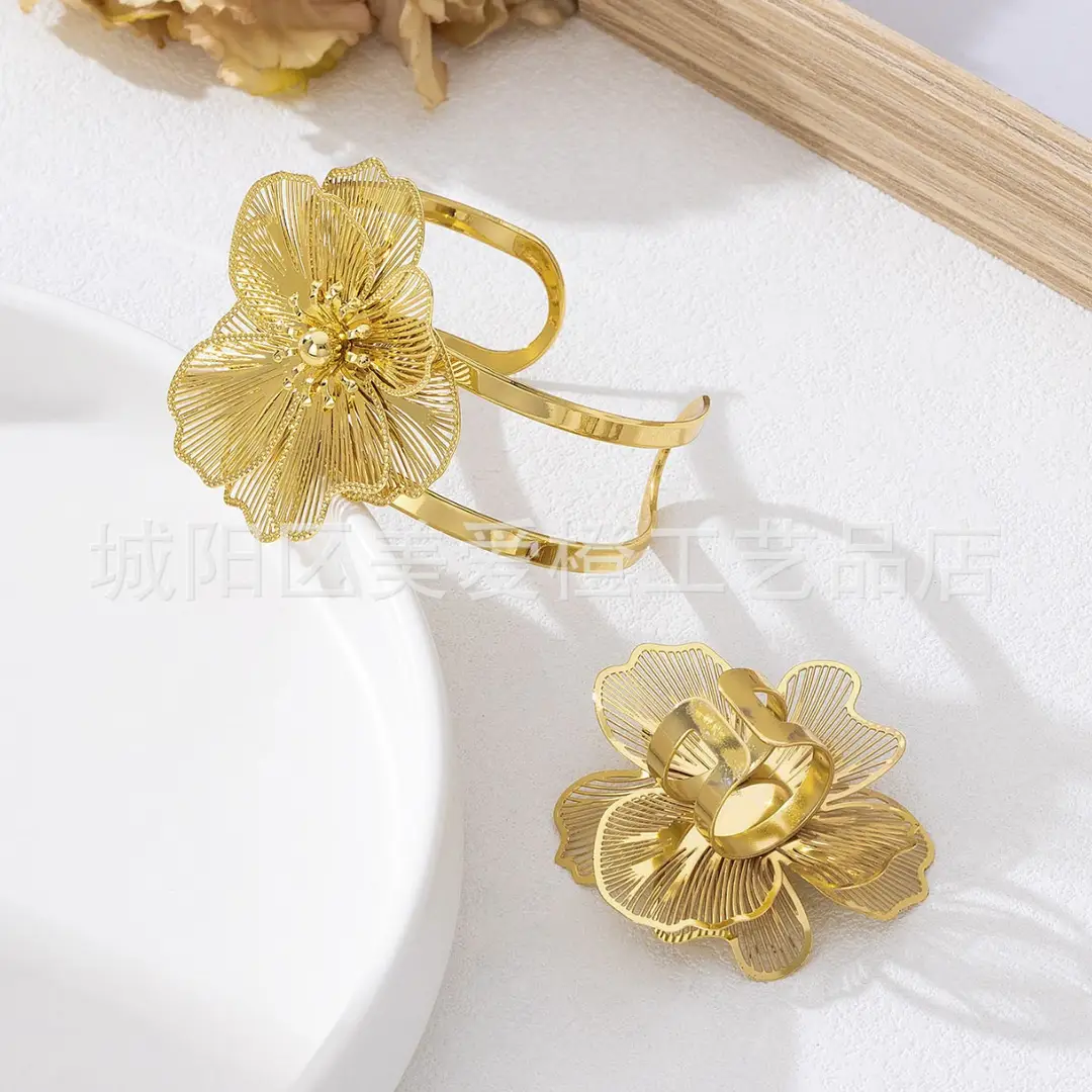 Cross-Border Women's Gold Flower Hollow-Out Open Bracelet, European and American Style Exaggerated Metal Arm Ring, Adjustable Fashion Accessory
