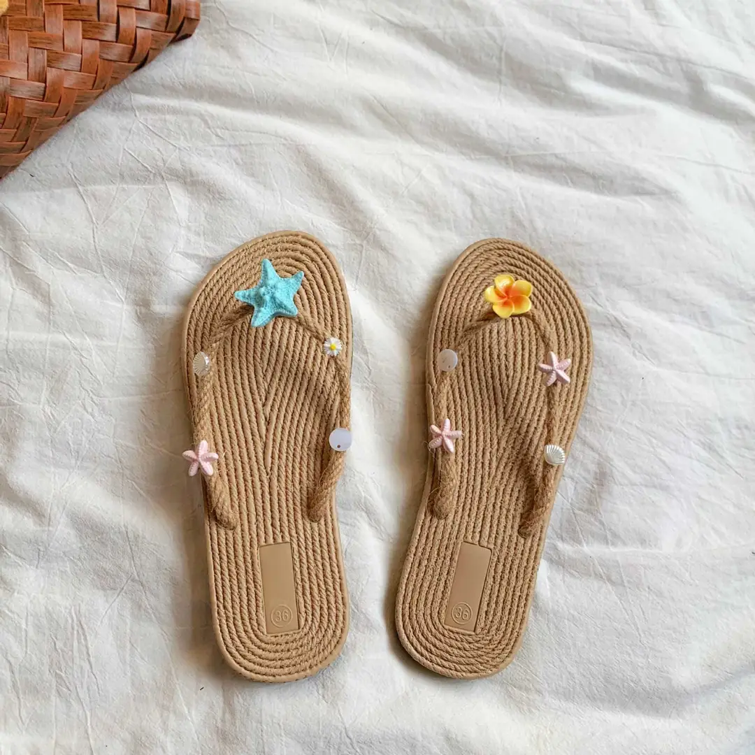 Xiaohongshu-Style Flip-Flops, Summer Seaside Vacation Style, Starfish Straw Beach Shoes, Flat Non-Slip Slippers, Sandals - Image 3