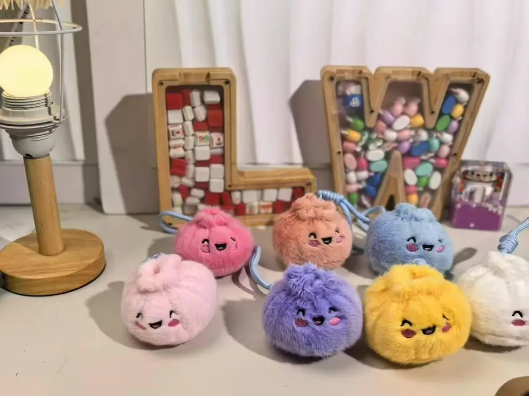 Popular Internet-Famous Plush Bun Stress-Relief Toy, Dumpling Squishy Toy Keychain — feature 4