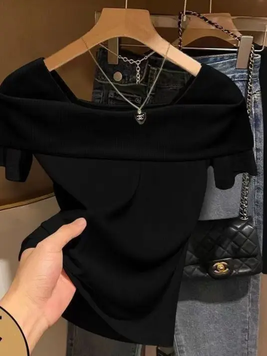 Off-The-Shoulder Short-Sleeve Women's T-Shirt That Reveals Collarbones, Summer 2026 New Style, Elegant Mature Style, Slim Fit Ribbed Short Top