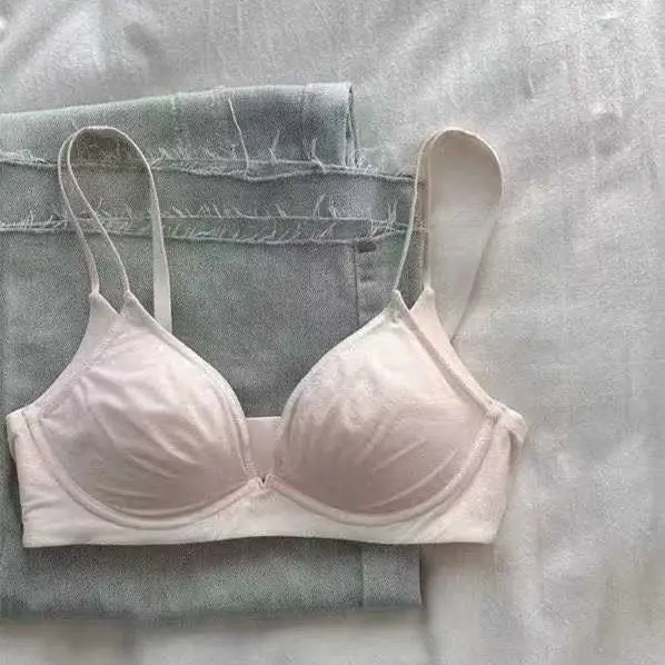 French-Style Pure Desire Lingerie for Women with Small Busts, Thin Top and Thick Bottom, No Underwire, Enhances Appearance, Gathers Side Breasts, Prevents Sagging, Breathable Bra for Summer
