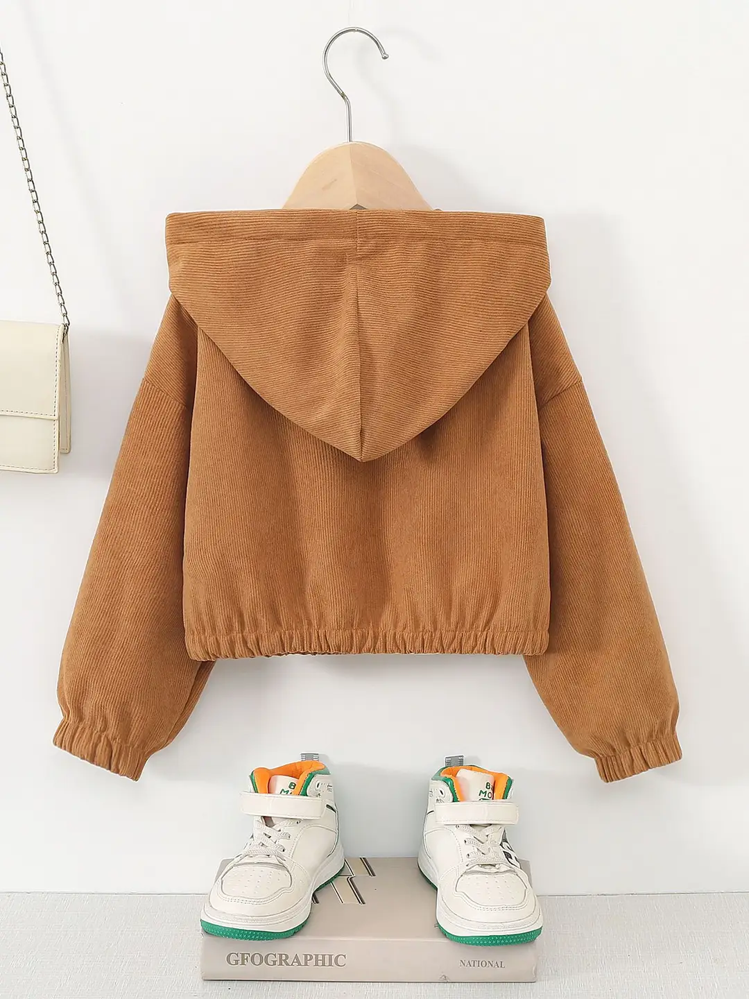Direct sales from the source factory: girls' short zip-up jacket with hood, casual sporty style, fashionable new spring children's clothing — feature 16