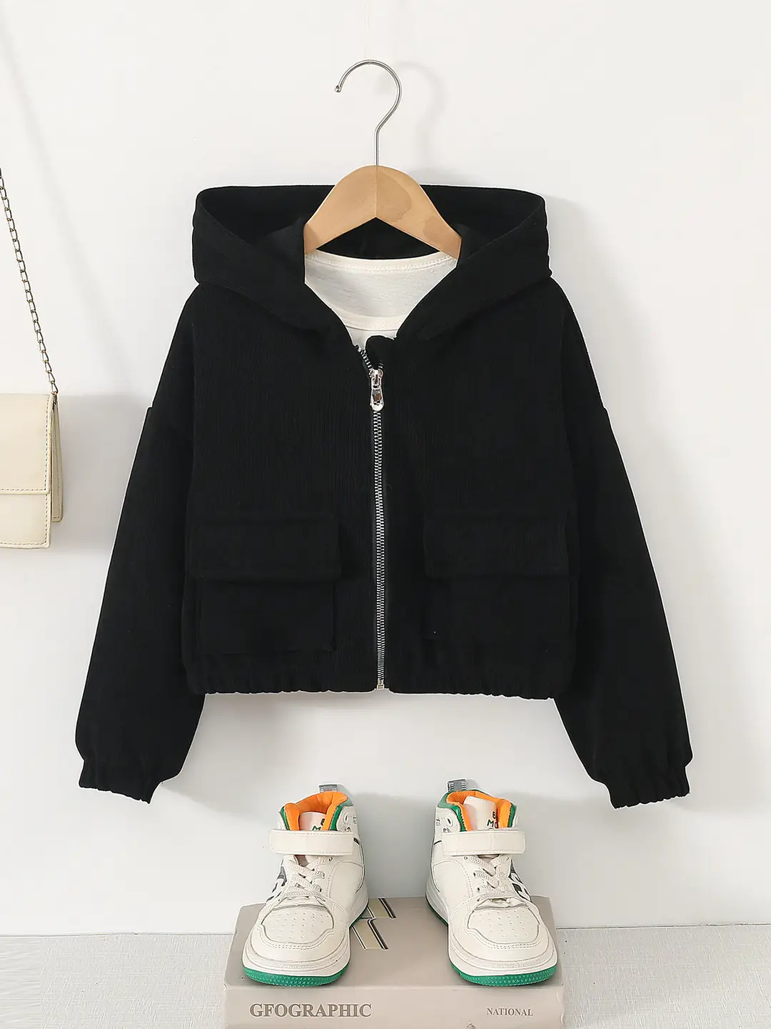 Direct sales from the source factory: girls' short zip-up jacket with hood, casual sporty style, fashionable new spring children's clothing — feature 7