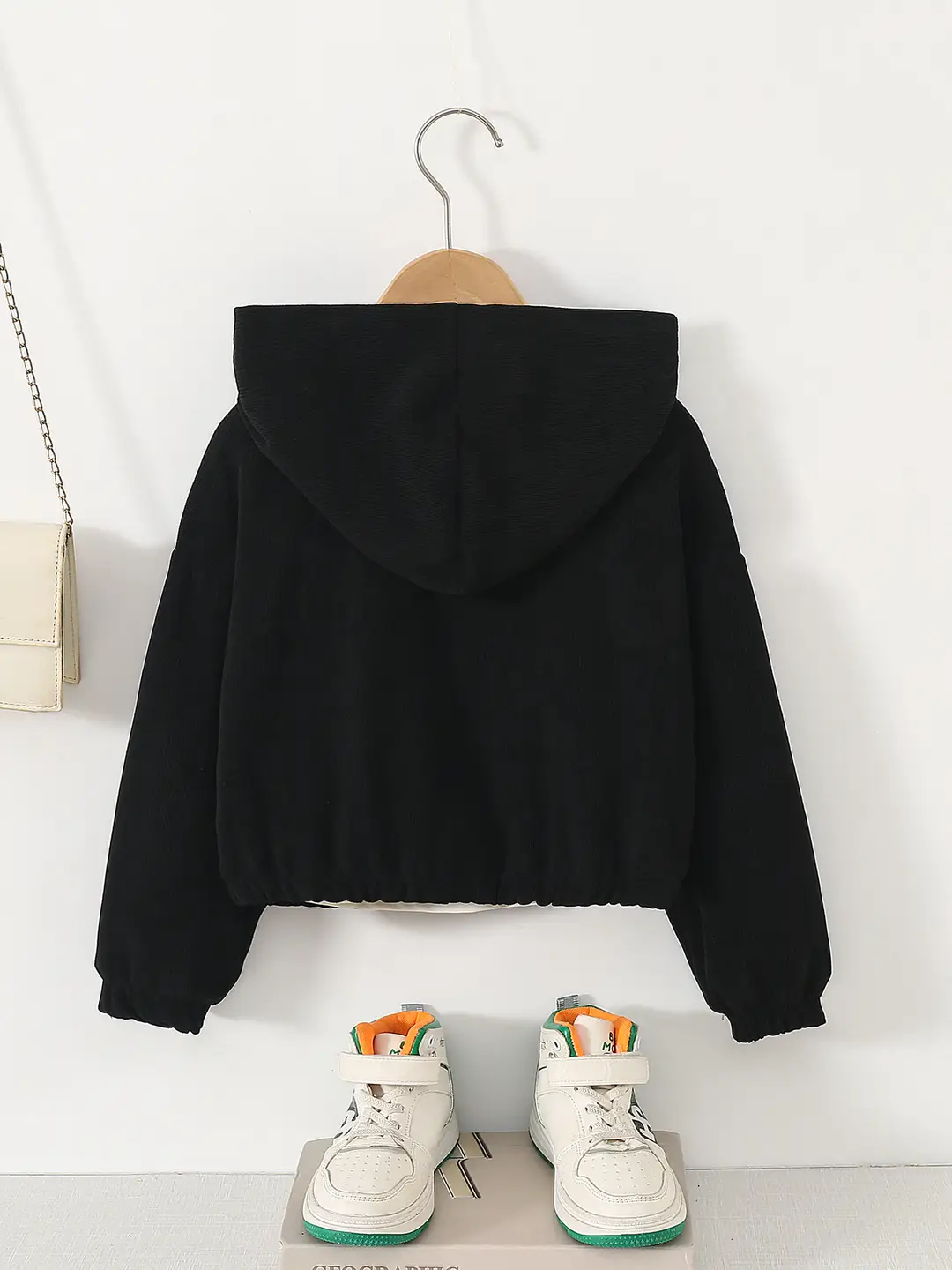 Direct sales from the source factory: girls' short zip-up jacket with hood, casual sporty style, fashionable new spring children's clothing — feature 8