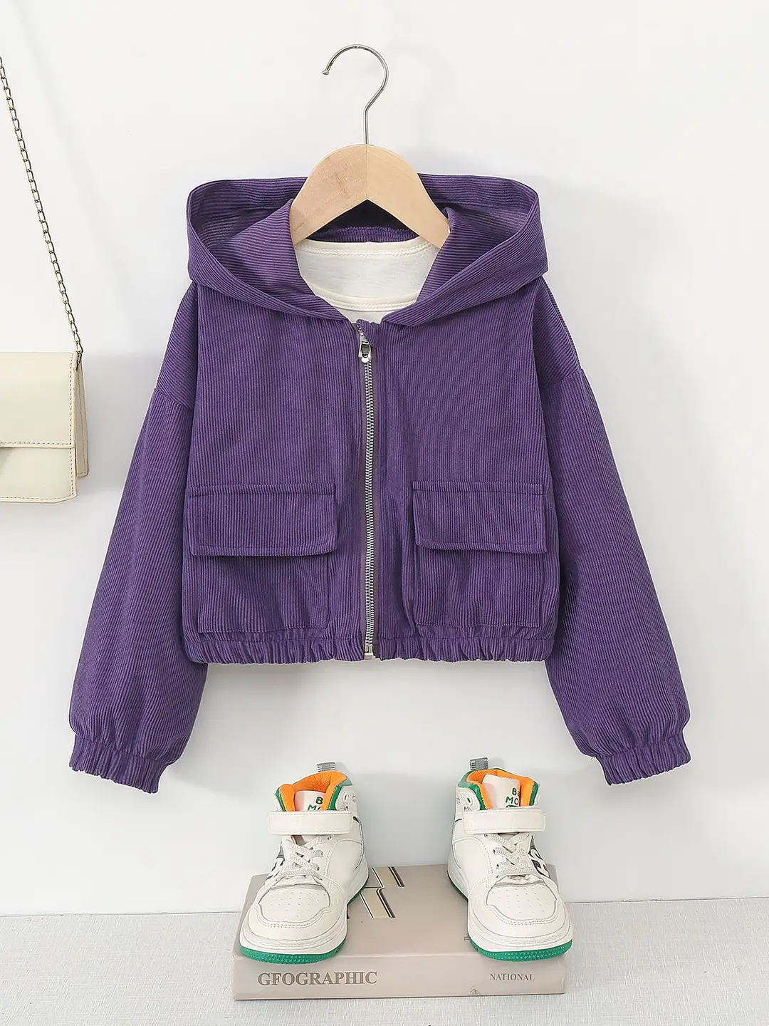 Direct sales from the source factory: girls' short zip-up jacket with hood, casual sporty style, fashionable new spring children's clothing
