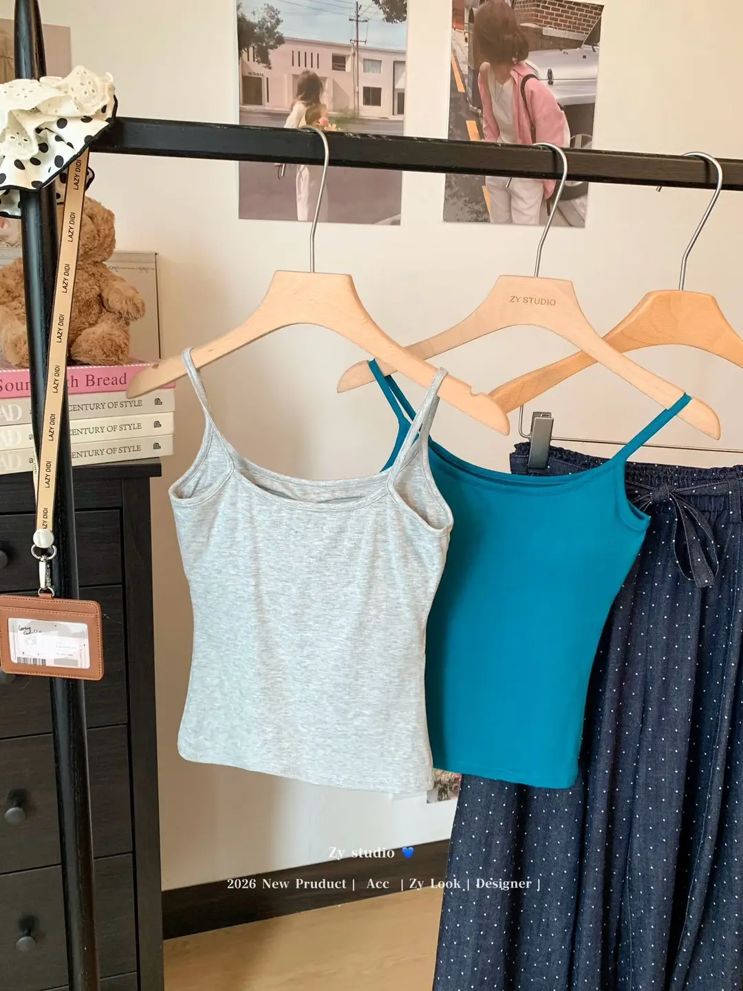 Solid Color Camisole for Women in Summer with Built-In Chest Pads, Sexy Sleeveless Top, Anti-Exposure, Slim Fit, Short Style, Beautiful Back — feature 26