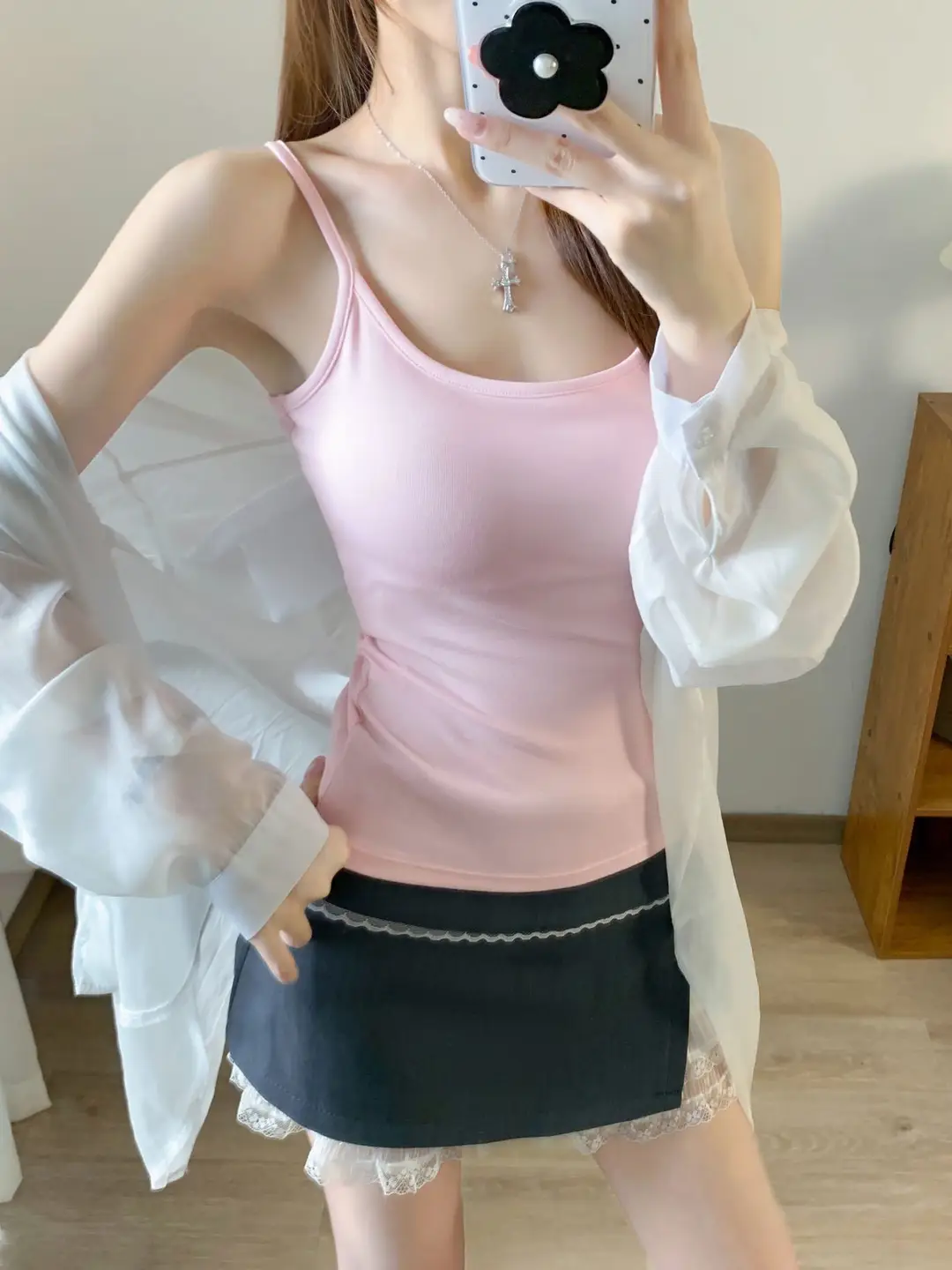 Solid Color Camisole for Women in Summer with Built-In Chest Pads, Sexy Sleeveless Top, Anti-Exposure, Slim Fit, Short Style, Beautiful Back — feature 29