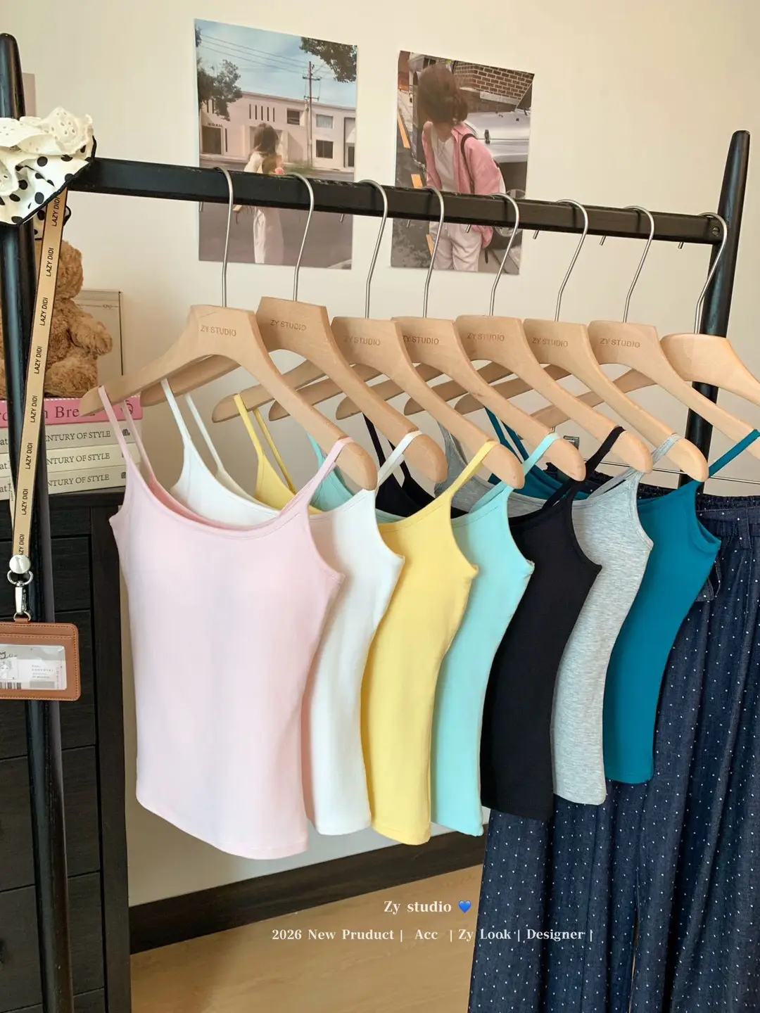 Solid Color Camisole for Women in Summer with Built-In Chest Pads, Sexy Sleeveless Top, Anti-Exposure, Slim Fit, Short Style, Beautiful Back — feature 4