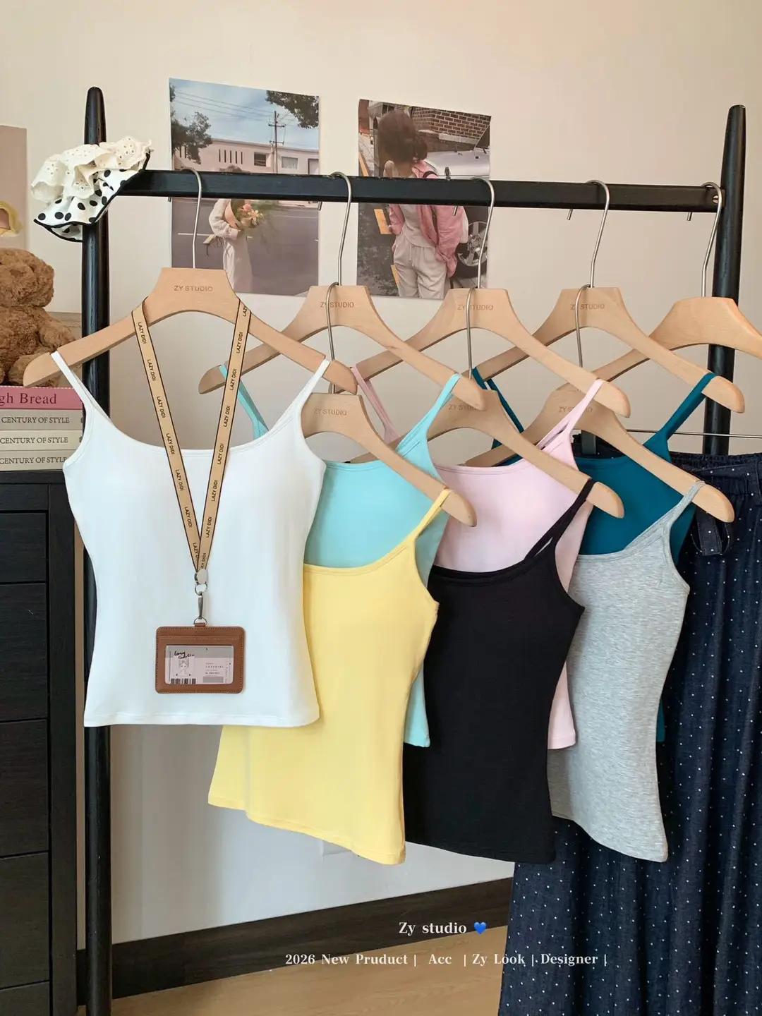 Solid Color Camisole for Women in Summer with Built-In Chest Pads, Sexy Sleeveless Top, Anti-Exposure, Slim Fit, Short Style, Beautiful Back — feature 6