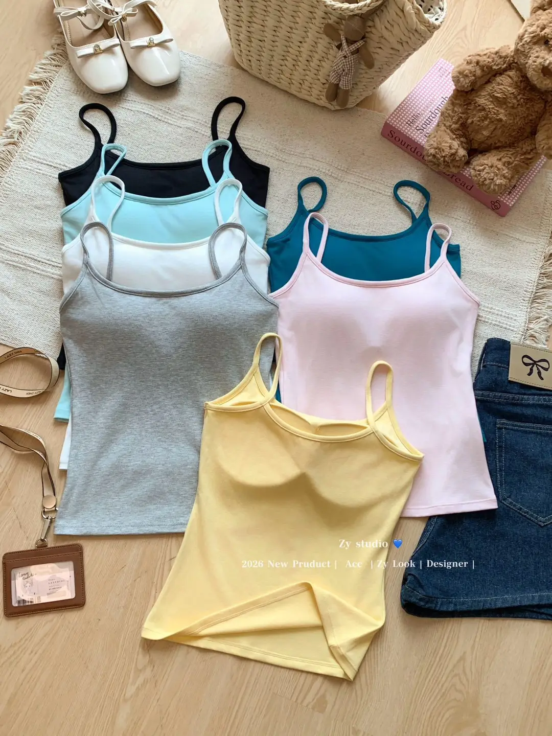 Solid Color Camisole for Women in Summer with Built-In Chest Pads, Sexy Sleeveless Top, Anti-Exposure, Slim Fit, Short Style, Beautiful Back — feature 8