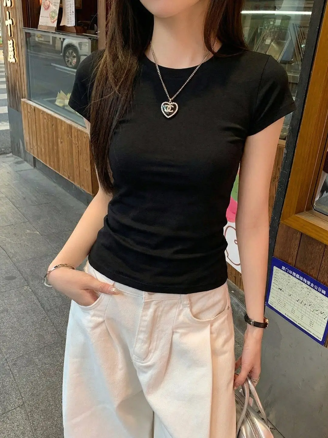 Black Round Neck Short-Sleeved T-Shirt Slim Fit Waist-Cinching Tight-Fitting Right-Shoulder Top for Women 2026 Summer Simple and Versatile Outfit — feature 14