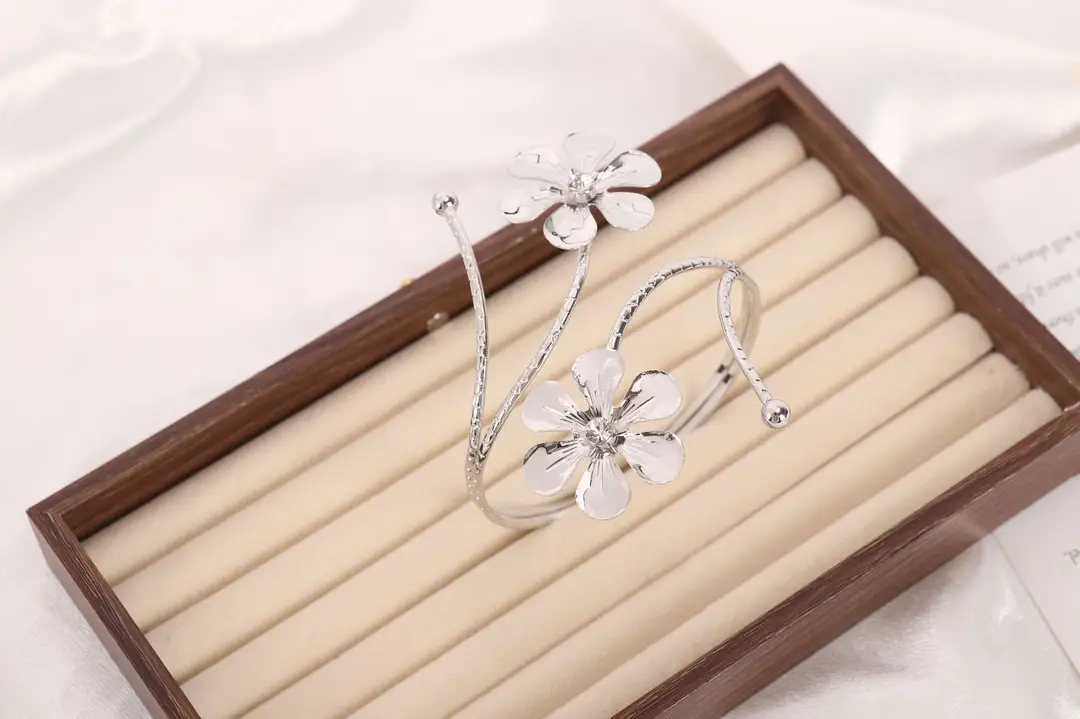 Amazon Geometric Metal Bracelet Punk Arm Ring Exaggerated Bracelet Leaf Flower Women's Open Arm Ring Bracelet — feature 14