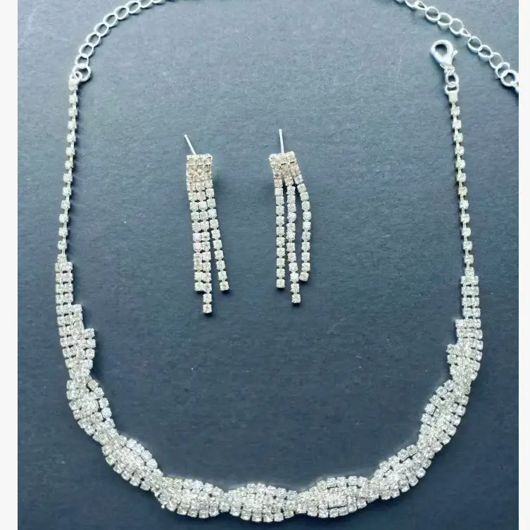 Cross-Border European and American Jewelry Sets, Bridal Necklaces and Earrings, Fashionable and High-End Jewelry, Versatile Clavicle Chain Accessories