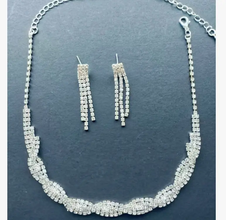 Cross-Border European and American Jewelry Sets, Bridal Necklaces and Earrings, Fashionable and High-End Jewelry, Versatile Clavicle Chain Accessories
